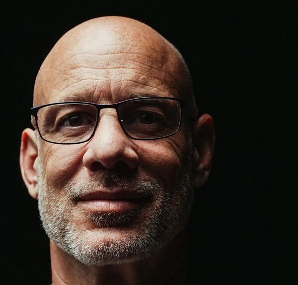 online erotic profile presence